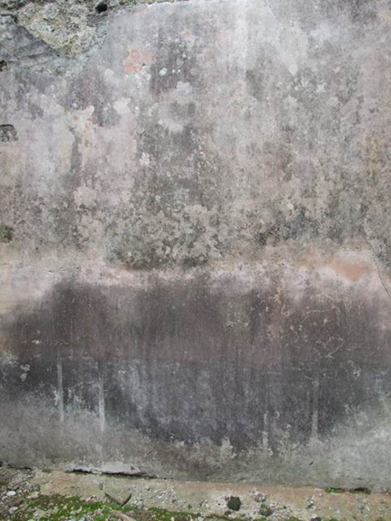 VI.10.7 Pompeii. March 2009. Room 2, centre of south wall.
A wall painting of Poseidon (or Neptune) extending his hand to Amymone was found in the centre of the south wall. Now vanished.
Also found was a painting of Pan and a nymph on the west wall.
See Helbig, W., 1868. Wandgemälde der vom Vesuv verschütteten Städte Campaniens. Leipzig: Breitkopf und Härtel. (174 and 564).
According to PPM –
The central panel was red and the side panels were yellow. The zoccolo was painted black.
See Carratelli, G. P., 1990-2003. Pompei: Pitture e Mosaici 4 (IV). Roma: Istituto della enciclopedia italiana, (p.1057)