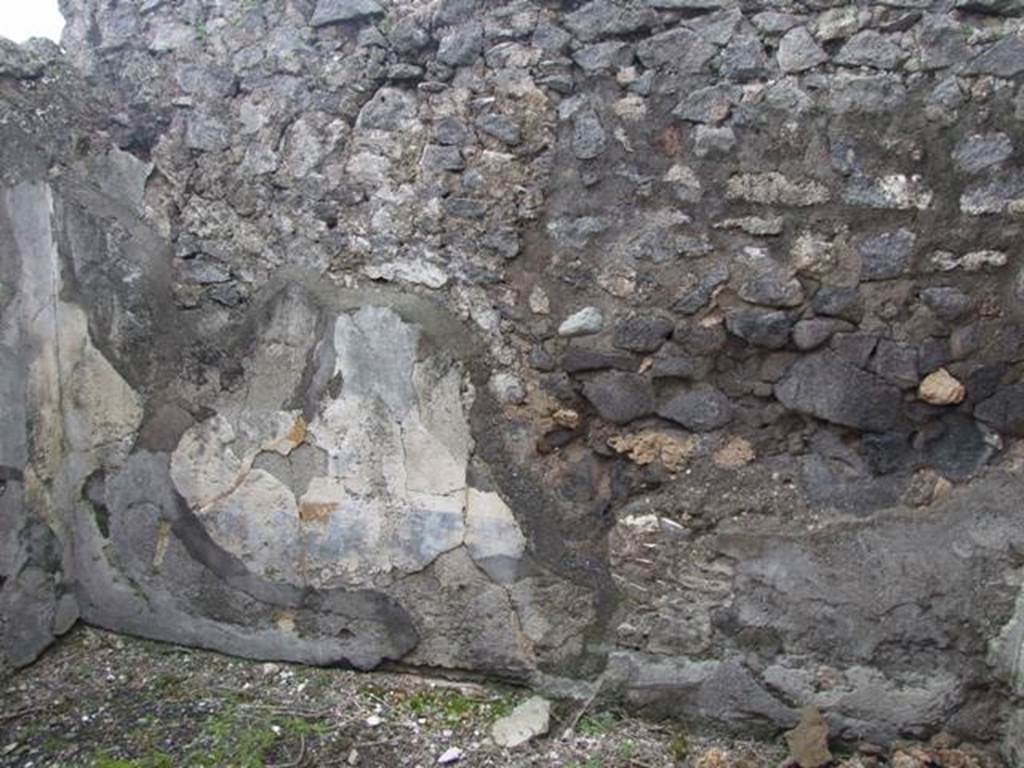 VI.10.7 Pompeii. March 2009. Room 6, west wall. According to Bragantini, the west wall would have had a black dado, and perhaps a white middle zone?
See Bragantini, de Vos, Badoni, 1983. Pitture e Pavimenti di Pompei, Parte 2. Rome: ICCD. (p.232, cubiculo 6)