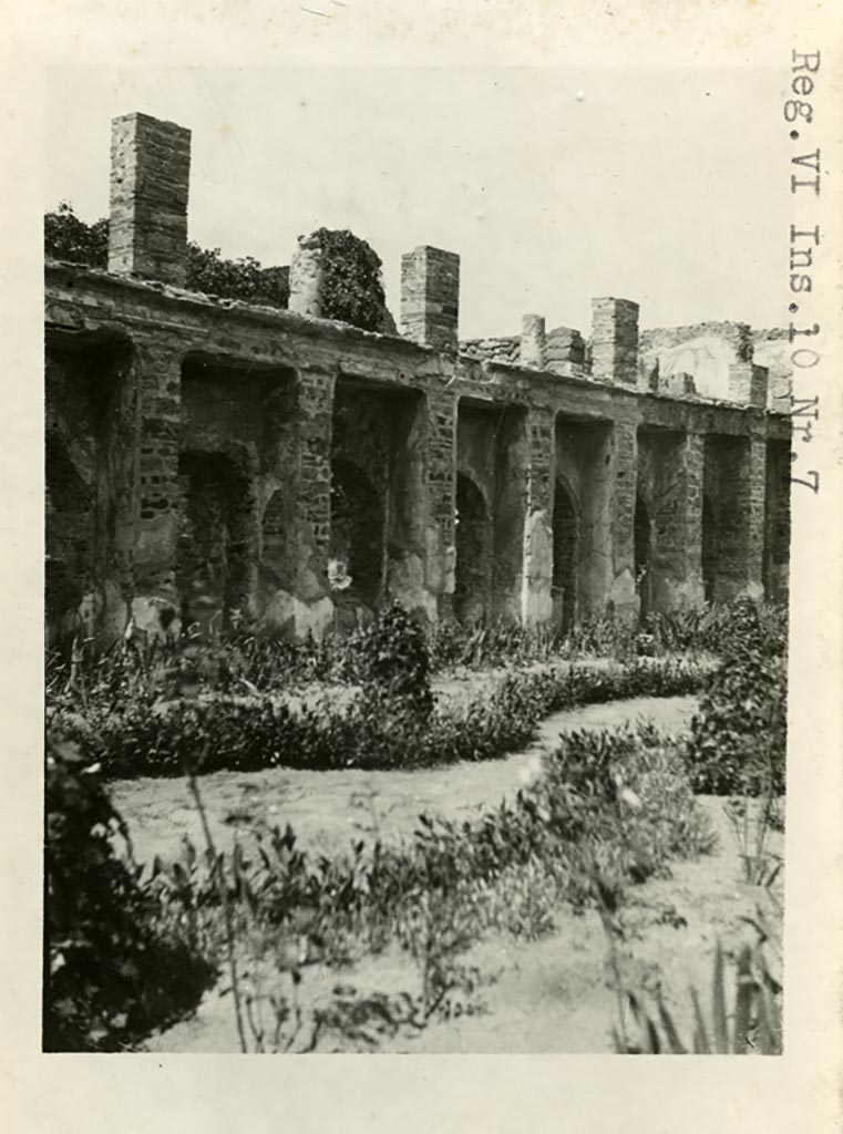 VI.10.7 Pompeii. Pre-1937-39. Room 15, looking north along the west side.
Photo courtesy of American Academy in Rome, Photographic Archive. Warsher collection no. 1780.