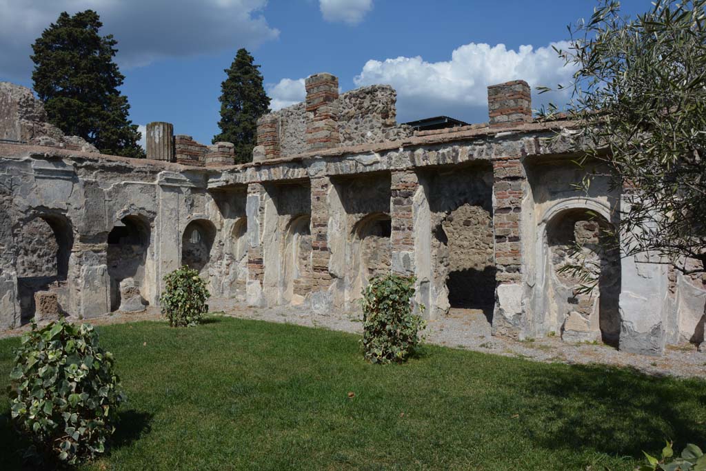 VI.10.7 Pompeii. September 2019. Room 15, looking towards north-east corner of garden area.
Foto Annette Haug, ERC Grant 681269 DÉCOR.