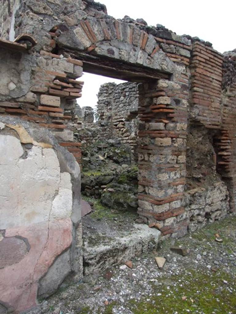 VI.10.11 Pompeii. March 2009. Room 7. Corridor leading to rear of house.
