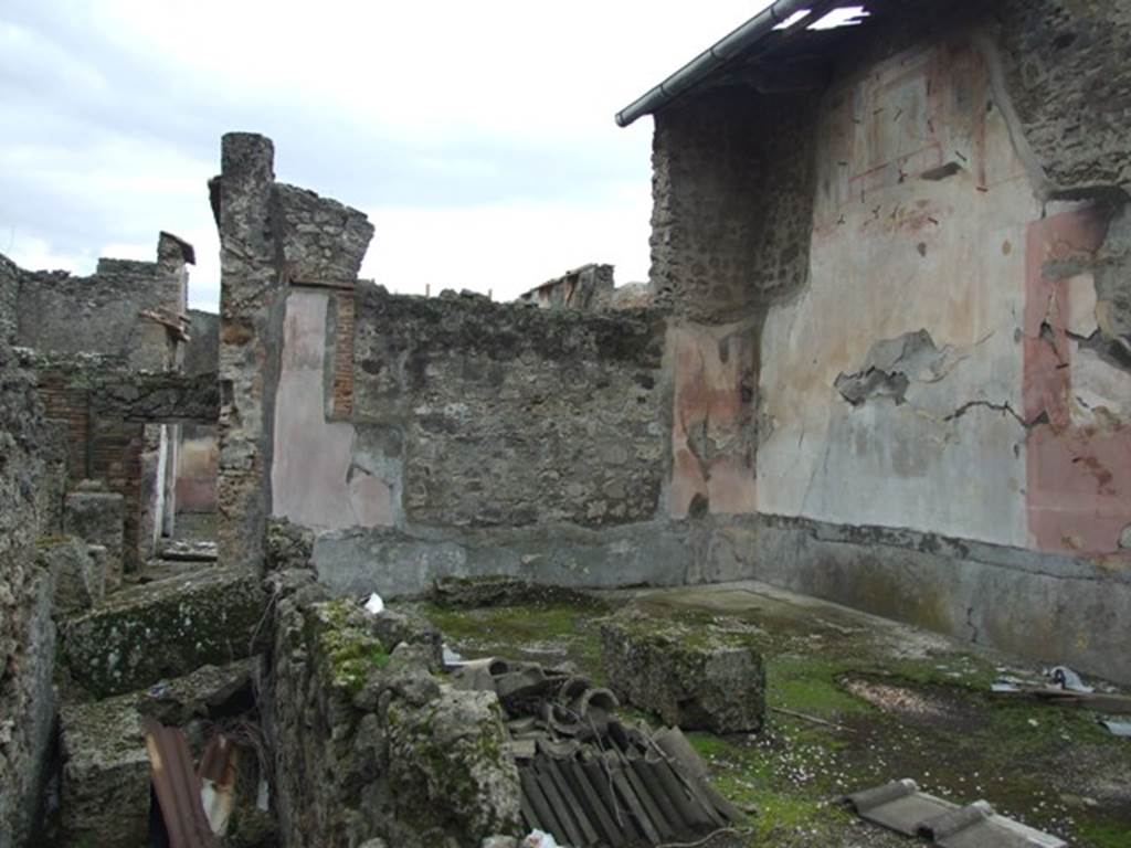 VI.10.11 Pompeii. March 2009. Room 15. Triclinium. South wall.