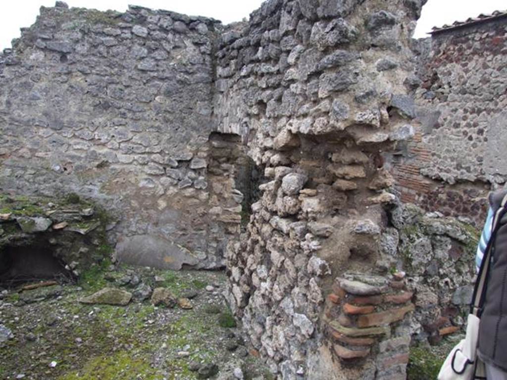 VI.10.11 Pompeii. March 2009. Room 24, kitchen.
