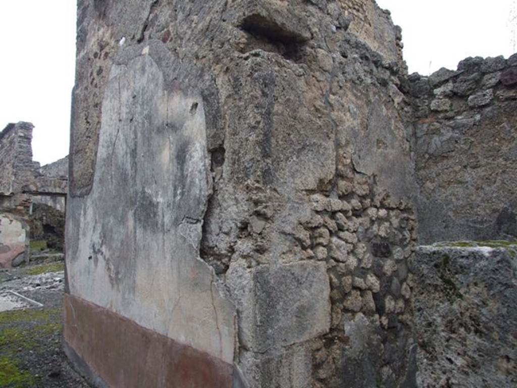 VI.10.11 Pompeii.  March 2009.  Room 1.  Fauces.  East wall.