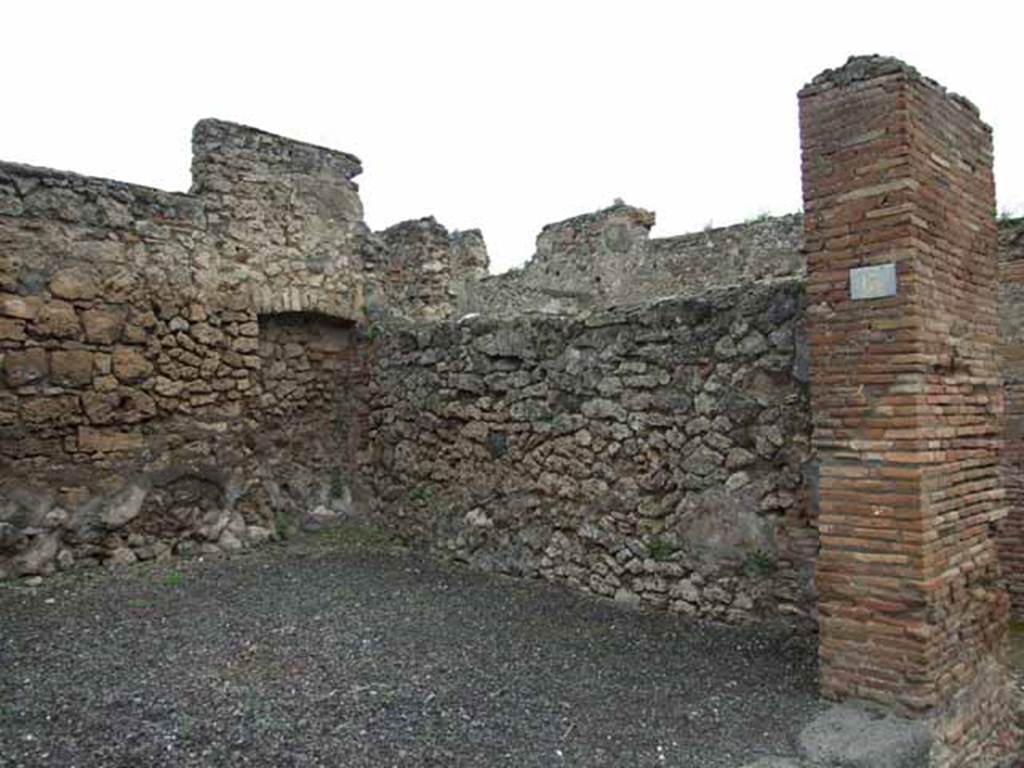 VI.10.13 Pompeii. May 2010. East wall of shop.