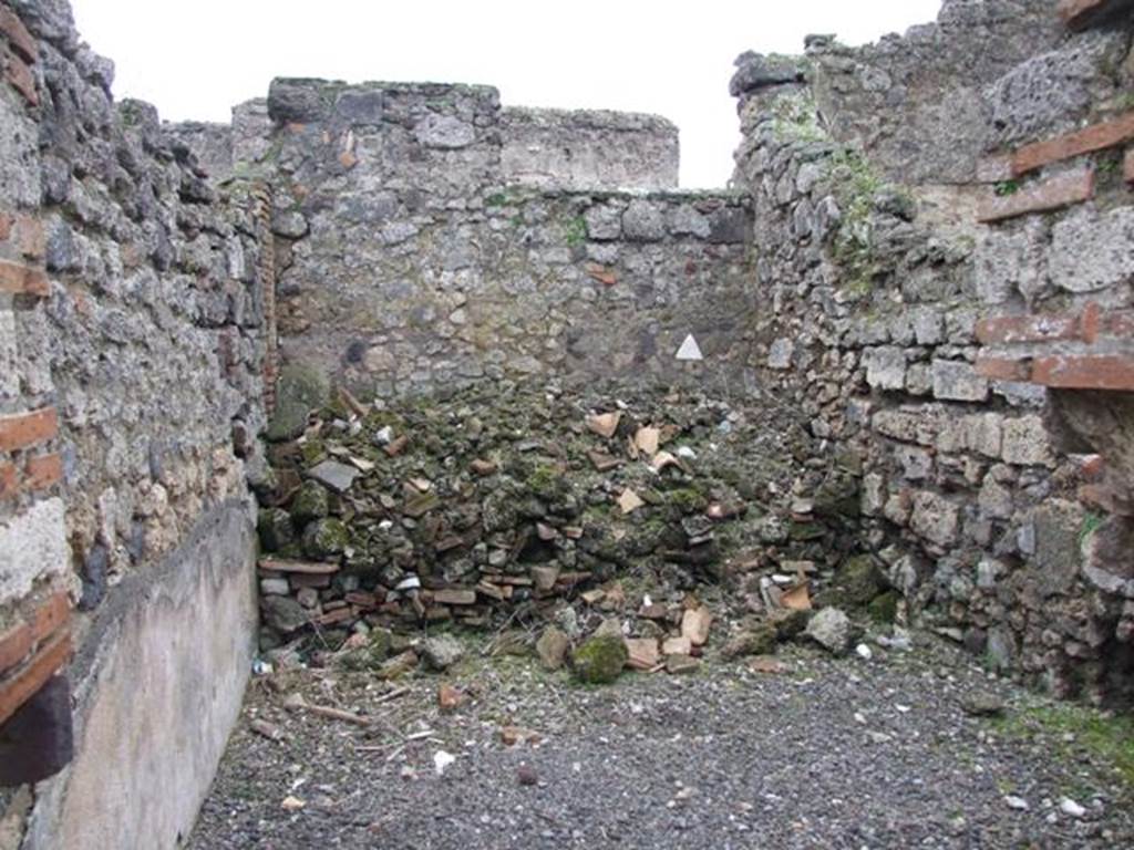 VI.10.14 Pompeii. March 2009. Room 13, south wall of triclinium on west side of entrance.