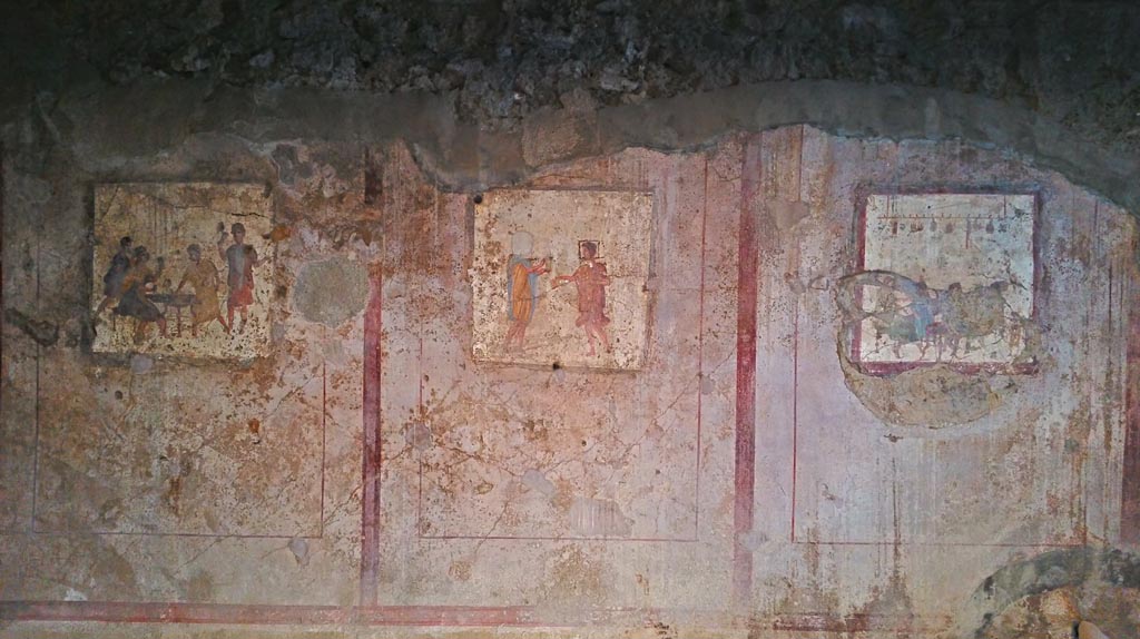 VI.10.19 Pompeii. December 2019. Looking towards central painting on south wall. Photo courtesy of Giuseppe Ciaramella.