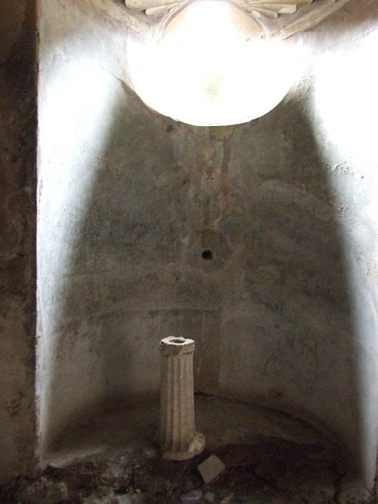 VI.11.9 Pompeii. December 2006. Room 22, west end with alcove of caldarium.
