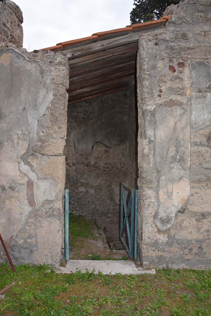 VI.11.9 Pompeii. October 2017. Doorway to room 2, in south-east corner of atrium 3.
Foto Annette Haug, ERC Grant 681269 DÉCOR