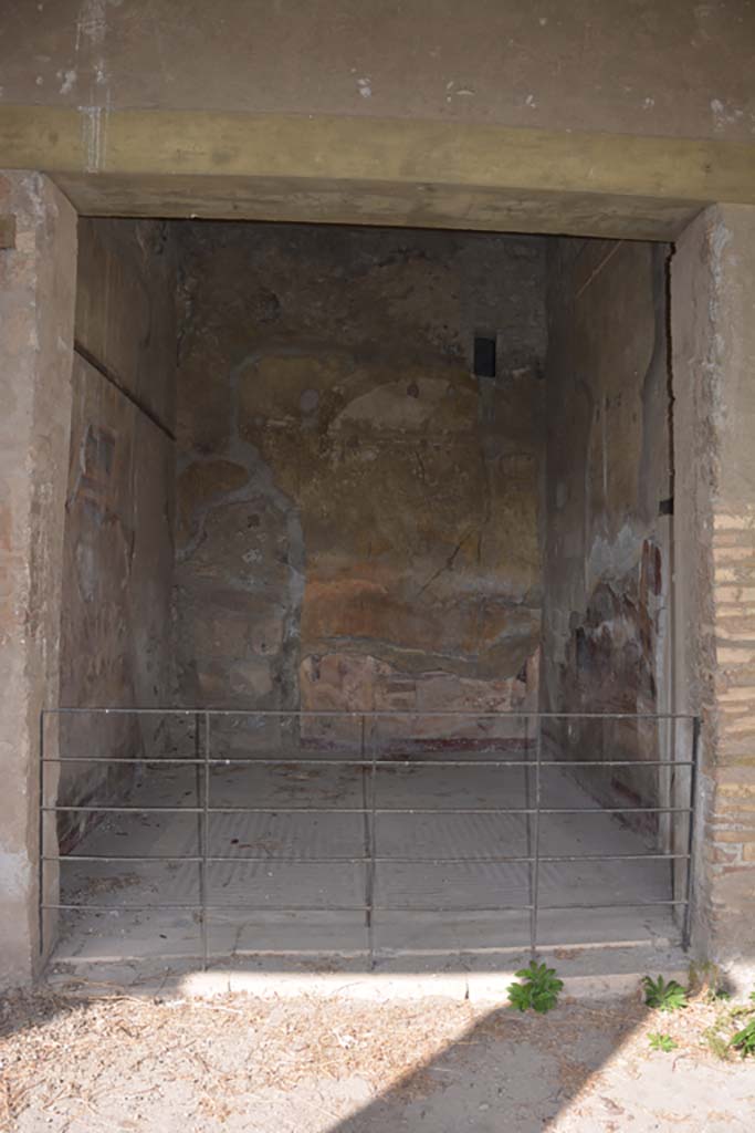 VI.11.10 Pompeii. October 2017. Room 42, looking towards doorway from north portico.
Foto Annette Haug, ERC Grant 681269 DÉCOR
