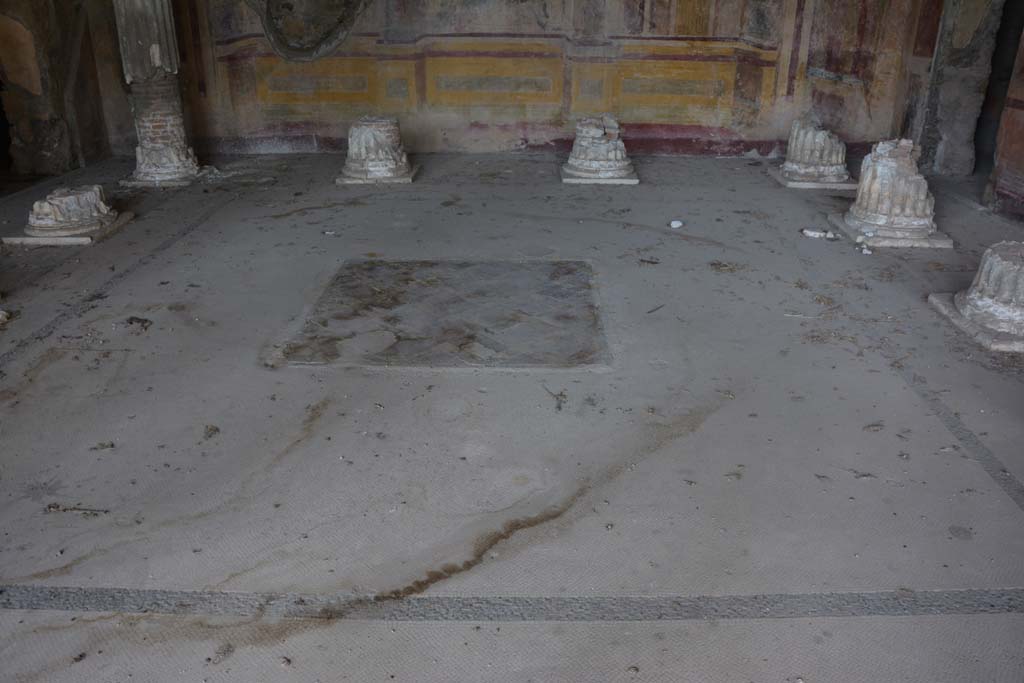 VI.11.10 Pompeii. October 2017. Room 43, looking north across flooring.
Foto Annette Haug, ERC Grant 681269 DÉCOR