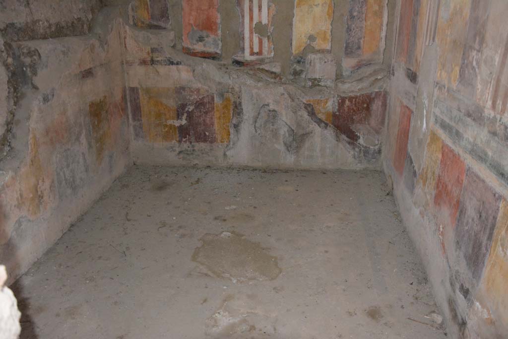 VI.11.10 Pompeii. October 2017. Room 45, looking east across flooring from doorway.
Foto Annette Haug, ERC Grant 681269 DÉCOR