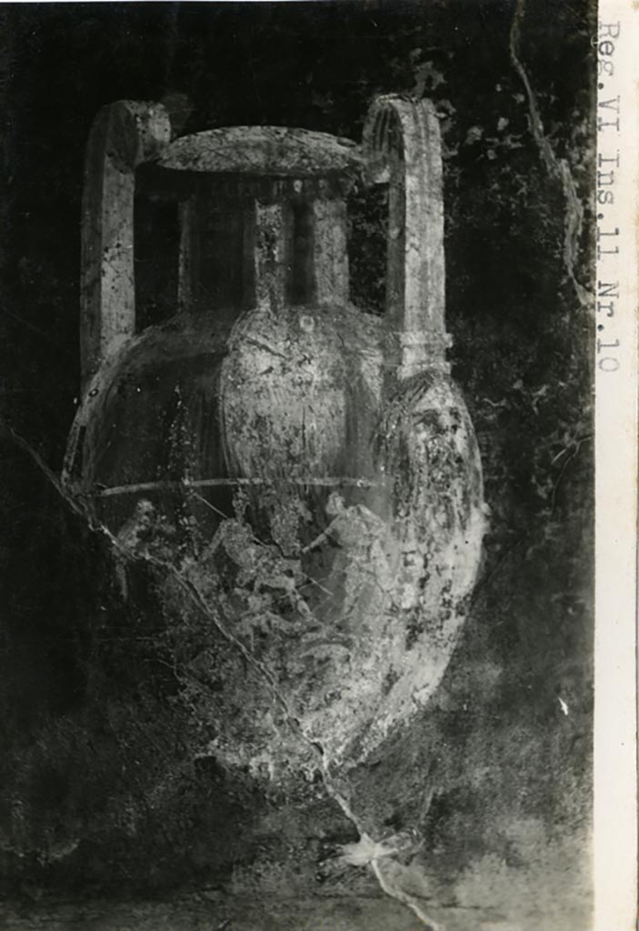 VI.11.10 Pompeii. Pre-1937-39. Detail from painted pot on east wall of oecus 43.
Photo courtesy of American Academy in Rome, Photographic Archive. Warsher collection no. 1677.