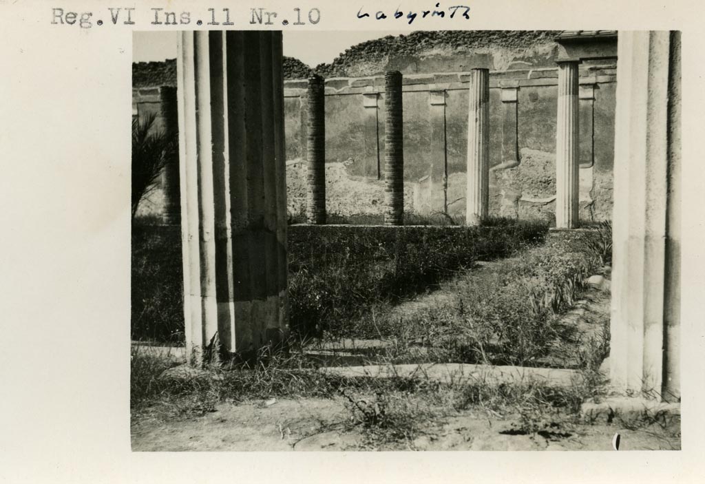 VI.11.10 Pompeii. Pre-1937-39. Looking west across peristyle 36, from east portico.
Photo courtesy of American Academy in Rome, Photographic Archive. Warsher collection no. 1763.