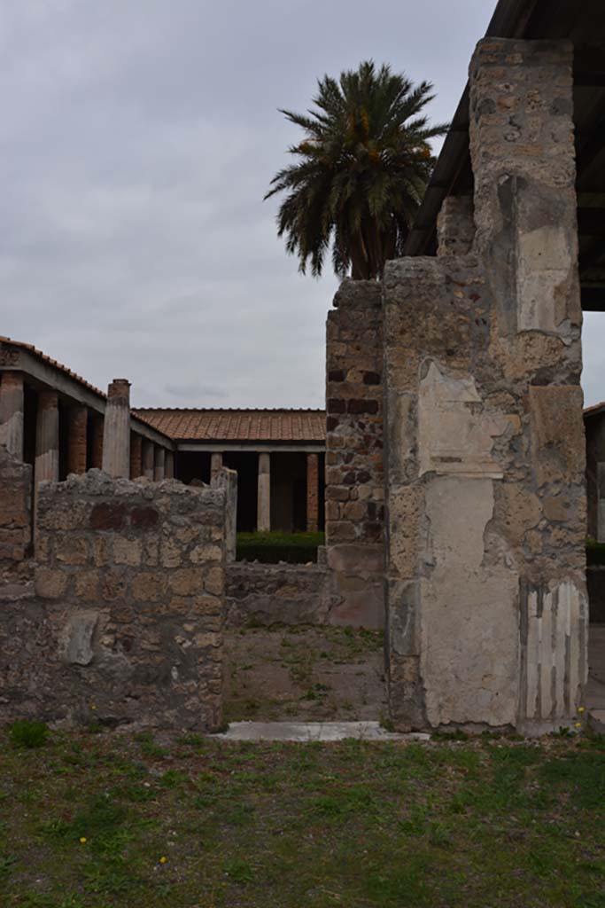 VI.11.10 Pompeii. October 2017. Room 35, doorway in north-west corner of atrium.
Foto Annette Haug, ERC Grant 681269 DÉCOR