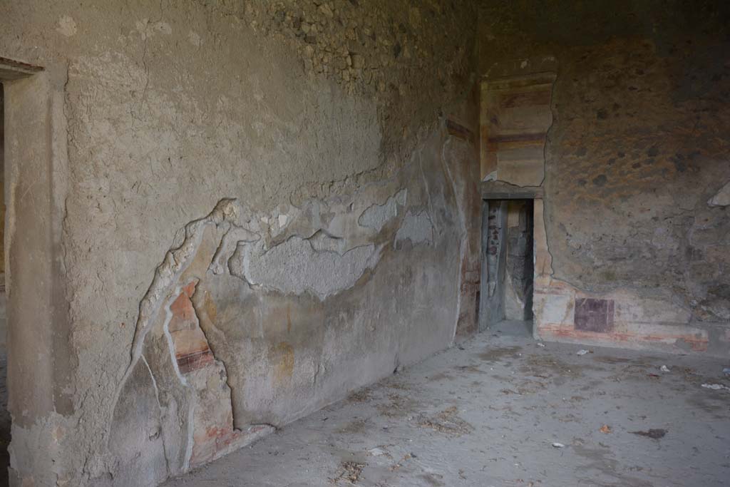 VI.11.10 Pompeii. October 2017. Room 40, looking north along west wall.
Foto Annette Haug, ERC Grant 681269 D�COR
