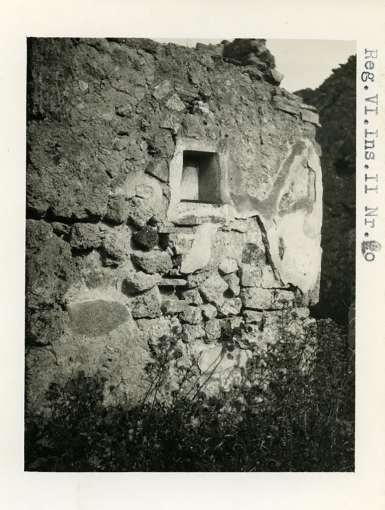VI.11.17 Pompeii, but according to Warsher VI.11.20, on photo. Pre-1937-39. Niche in wall.
Photo courtesy of American Academy in Rome, Photographic Archive. Warsher collection no. 029.