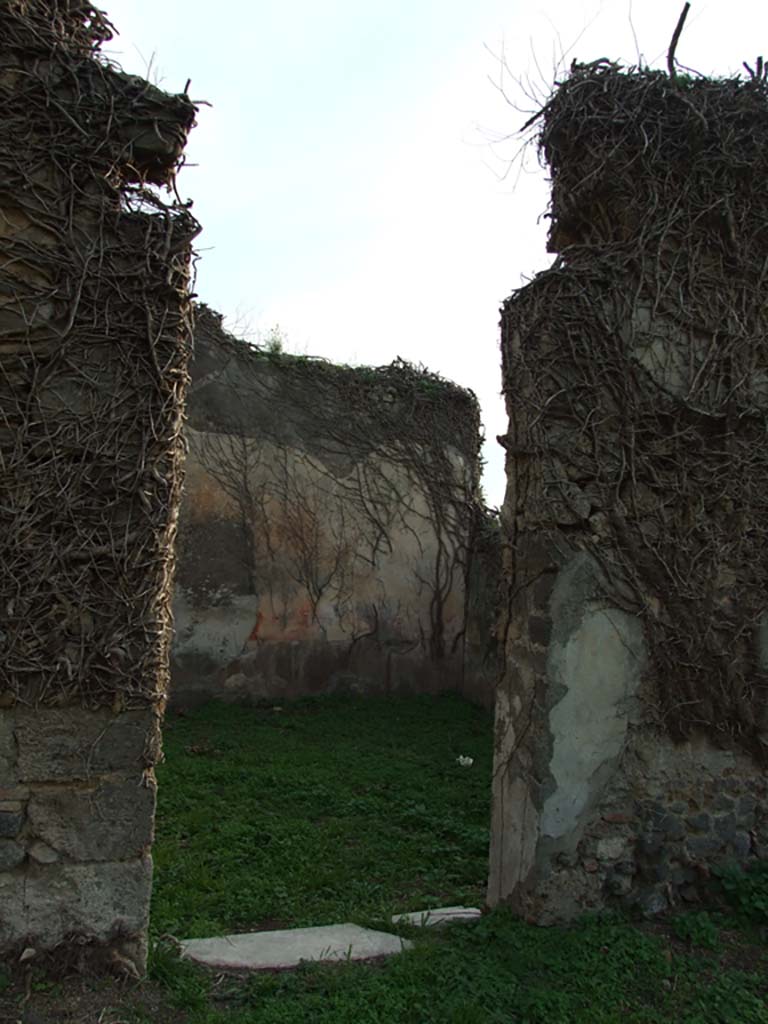 VI.11.19 Pompeii. December 2007. Doorway to triclinium (7), the west room on south side.