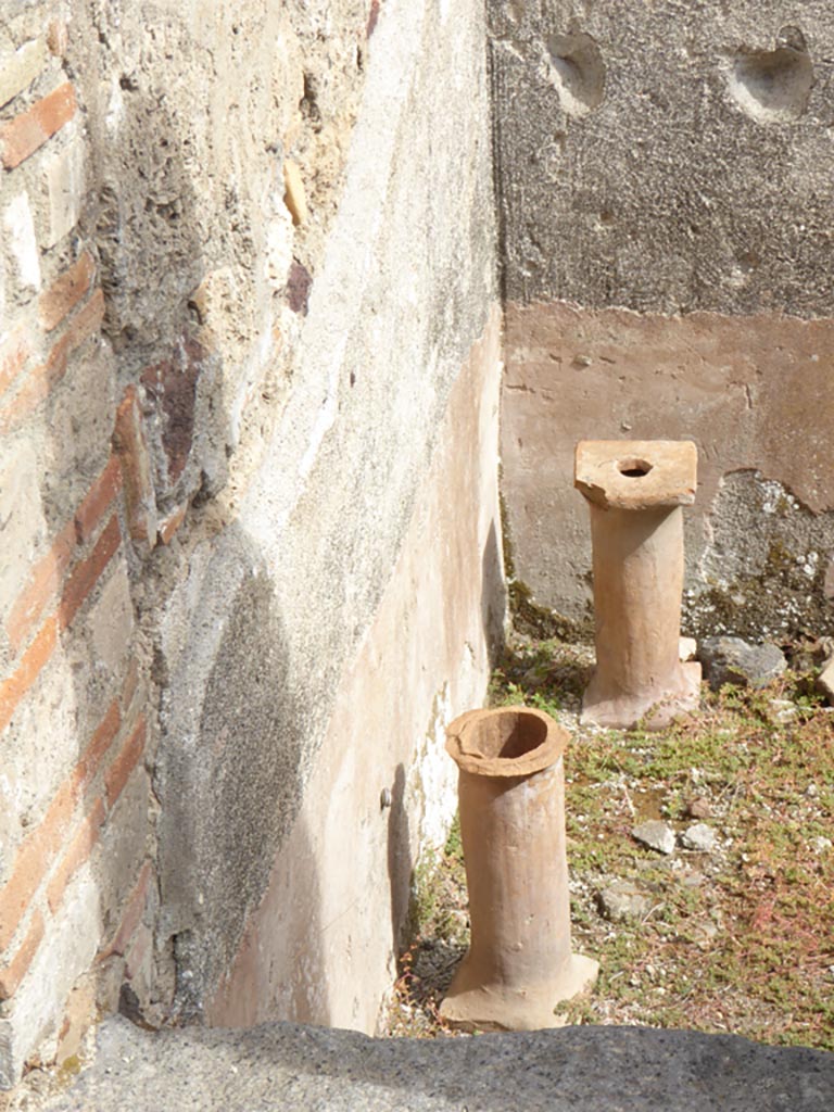 VI.12.2 Pompeii. September 2015.
Second room at north end of corridor, part of bath suite with remains of hypocaust.
Foto Annette Haug, ERC Grant 681269 DÉCOR.