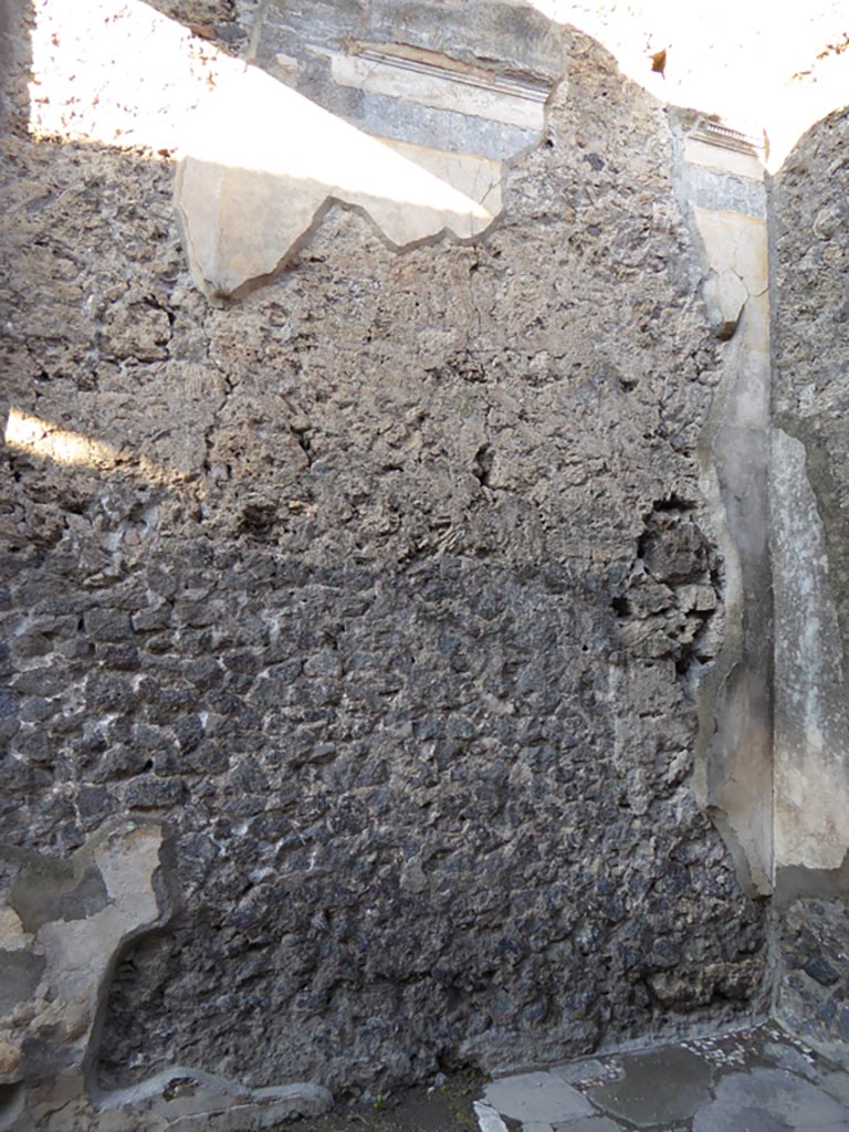 VI.12.2 Pompeii. January 2017. Room 28, north wall and north-east corner.
Foto Annette Haug, ERC Grant 681269 DÉCOR.