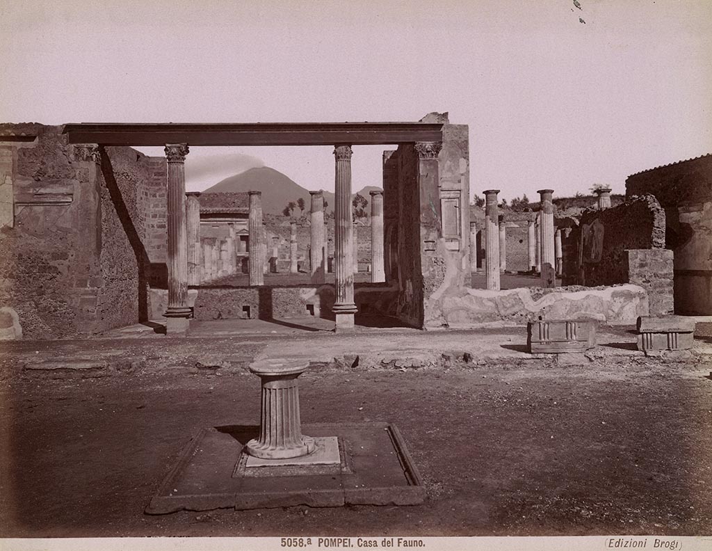 VI.12.2 Pompeii. Undated Albumen photo no. 5058a Edizioni Brogi.
Looking north from first garden across exedra to rear peristyle. Photo courtesy of Rick Bauer.