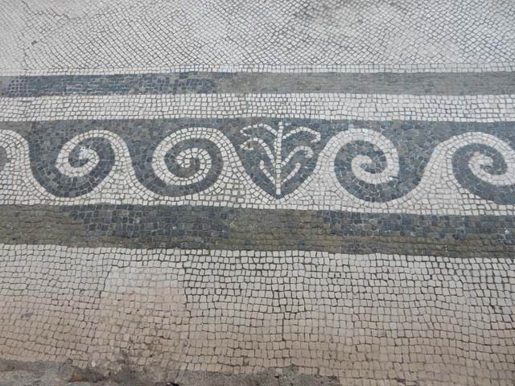 VI.12.2 Pompeii. May 2015. Detail of mosaic flooring in oecus/triclinium. Photo courtesy of Buzz Ferebee.