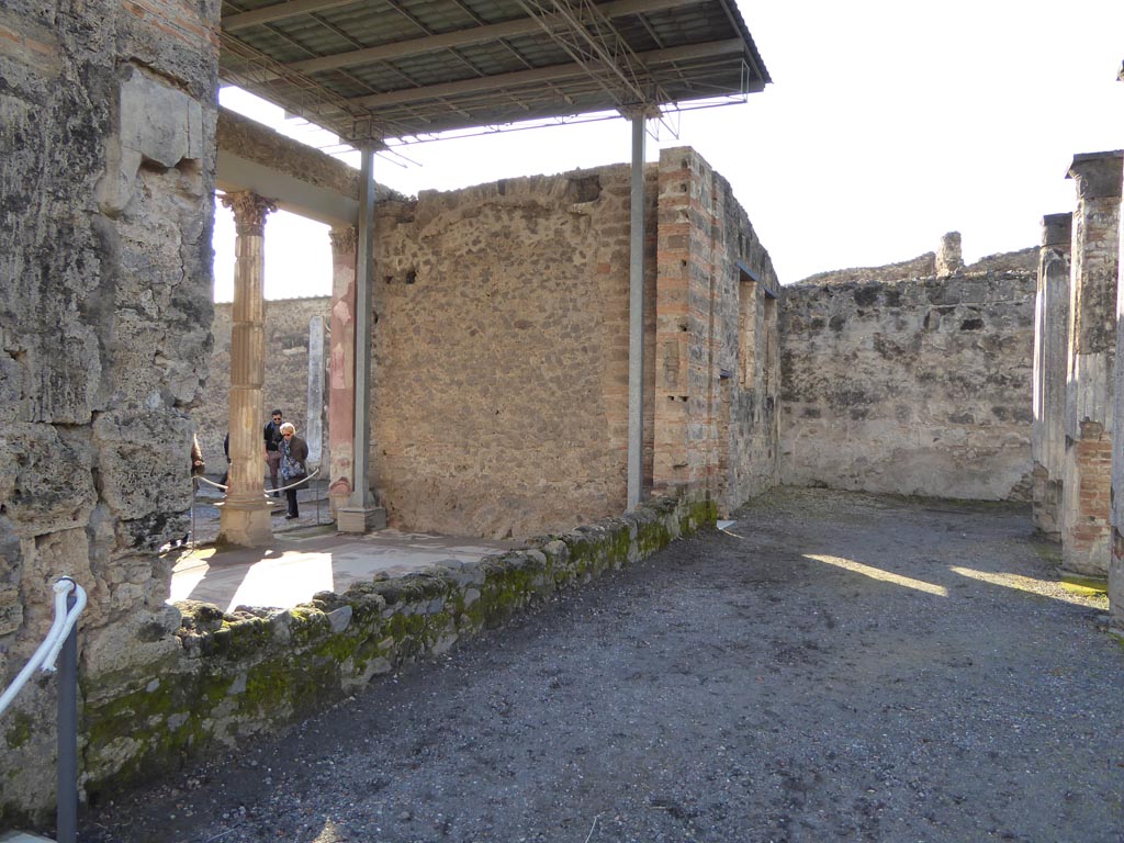 VI.12.2 Pompeii. January 2017. Looking west across south portico of rear peristyle towards doorway to “Oecus 44”
On the left of the photo is the Exedra where the Alexander mosaic was found.
Foto Annette Haug, ERC Grant 681269 DÉCOR.