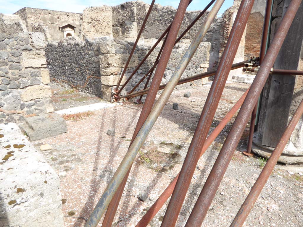 VI.12.5 Pompeii. 14th July 2017. Looking north across flooring on north-west side of Secondary Atrium7.
Foto Annette Haug, ERC Grant 681269 DÉCOR.