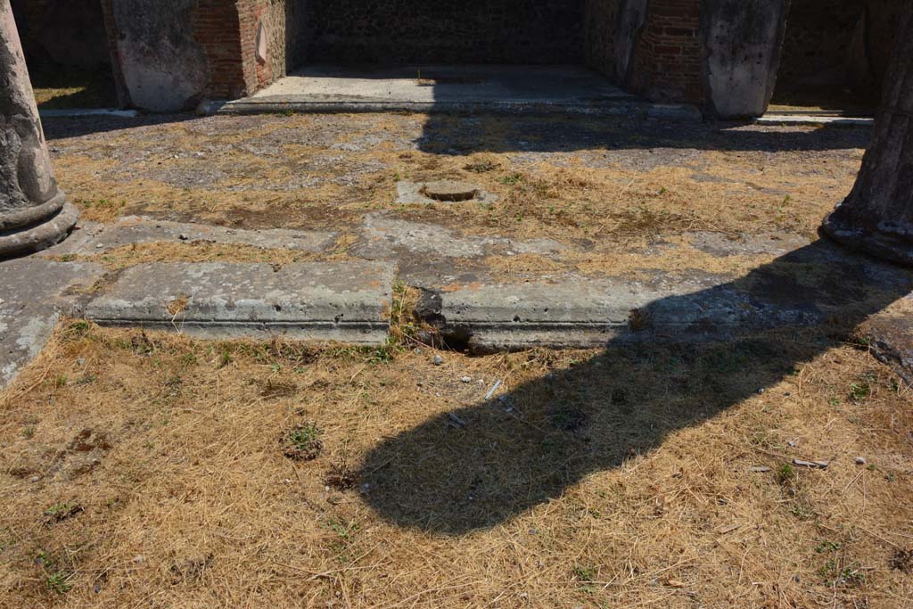 VI.12.5 Pompeii. 14th July 2017. Secondary Atrium 7, looking east from impluvium.
Foto Annette Haug, ERC Grant 681269 DÉCOR.