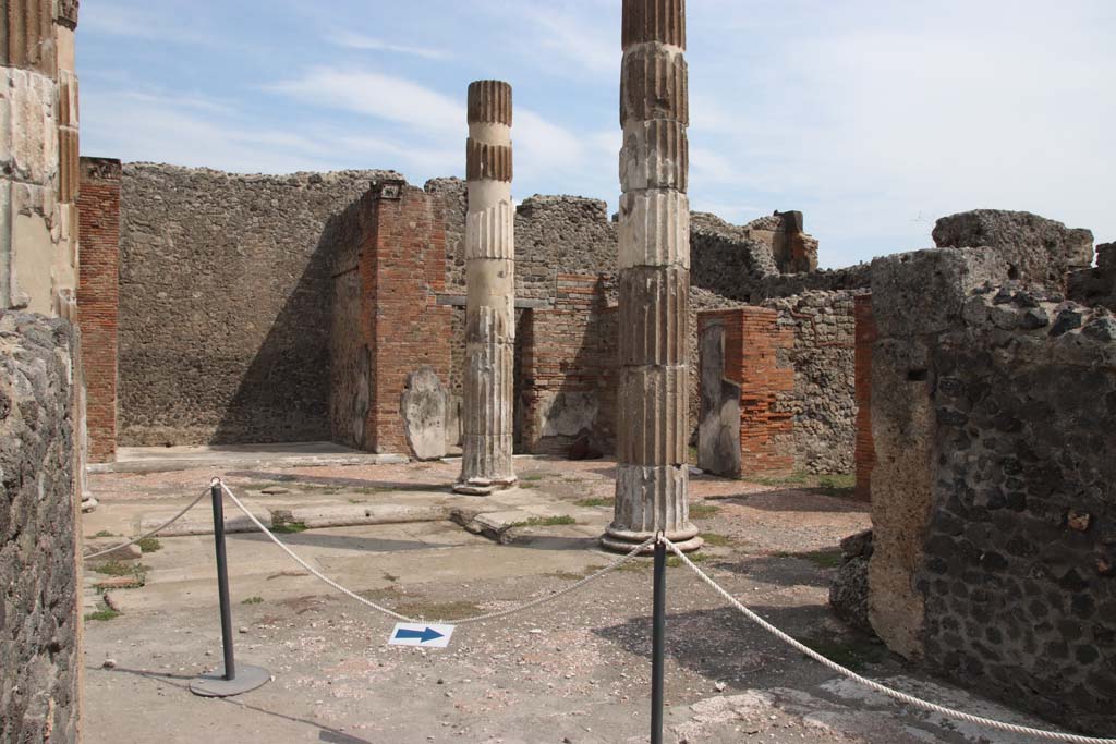 VI.12.5 Pompeii. September 2021.
Secondary Atrium 7, looking across impluvium towards east ala, on left, and south-east corner, from area of west ala 11.
Photo courtesy of Klaus Heese.