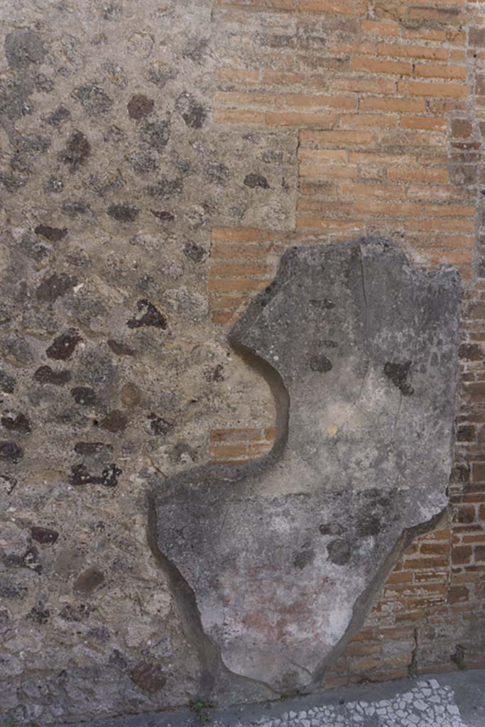VI.12.5 Pompeii. 14th July 2017. Room 14, detail of remaining stucco from south wall.
Foto Annette Haug, ERC Grant 681269 DÉCOR.