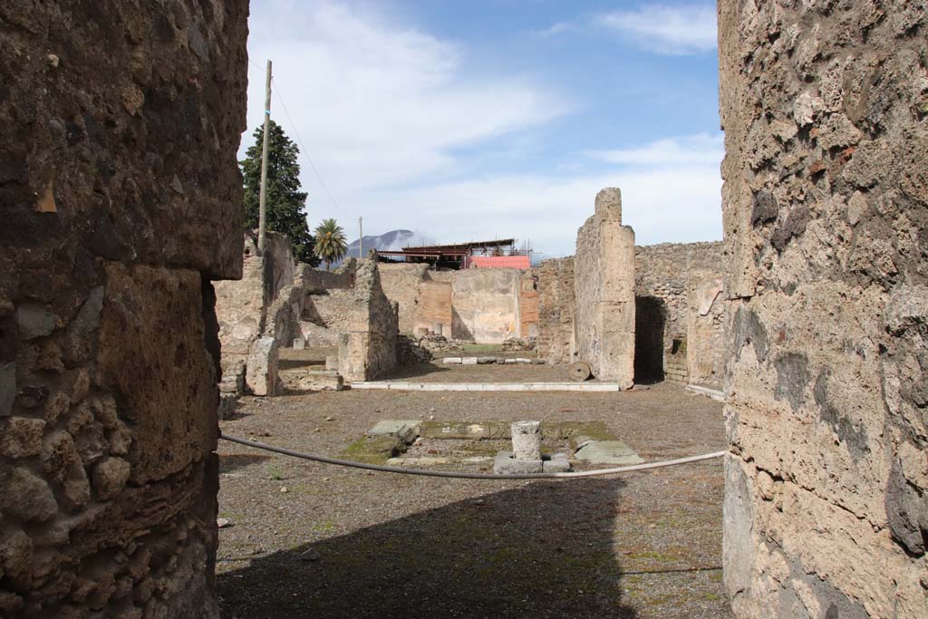 VI.13.2 Pompeii. October 2020. Looking north across atrium from entrance corridor. Photo courtesy of Klaus Heese.