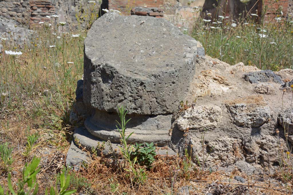 VI.13.2 Pompeii. July 2017. Detail from south-west corner of garden area.
Foto Annette Haug, ERC Grant 681269 DÉCOR.