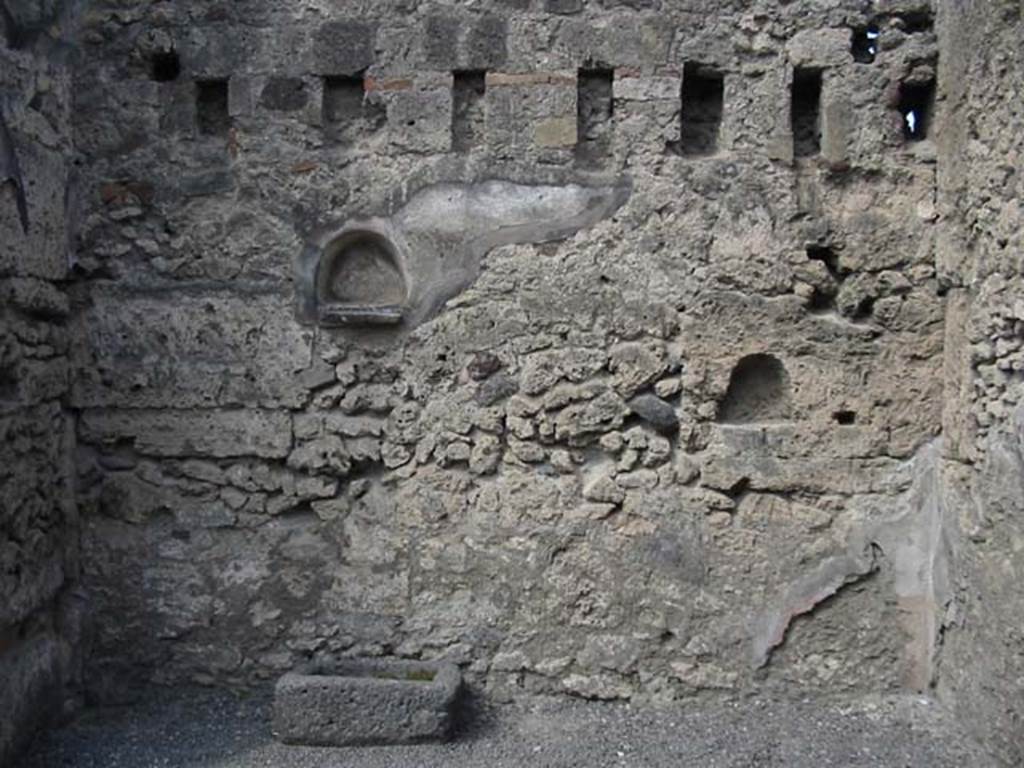 VI.13.7 Pompeii. May 2003. West wall, with two niches. Photo courtesy of Nicolas Monteix.