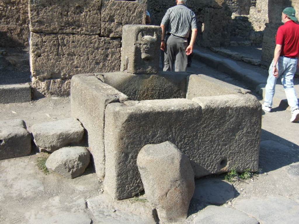 Fountain outside VI.13.7