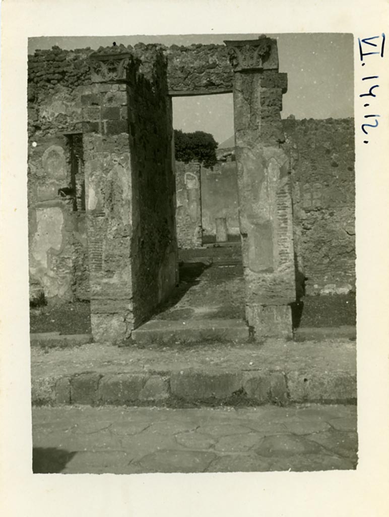 VI.14.12 Pompeii. Pre-1937-39. Looking north to entrance doorway.
Photo courtesy of American Academy in Rome, Photographic Archive. Warsher collection no. 536.