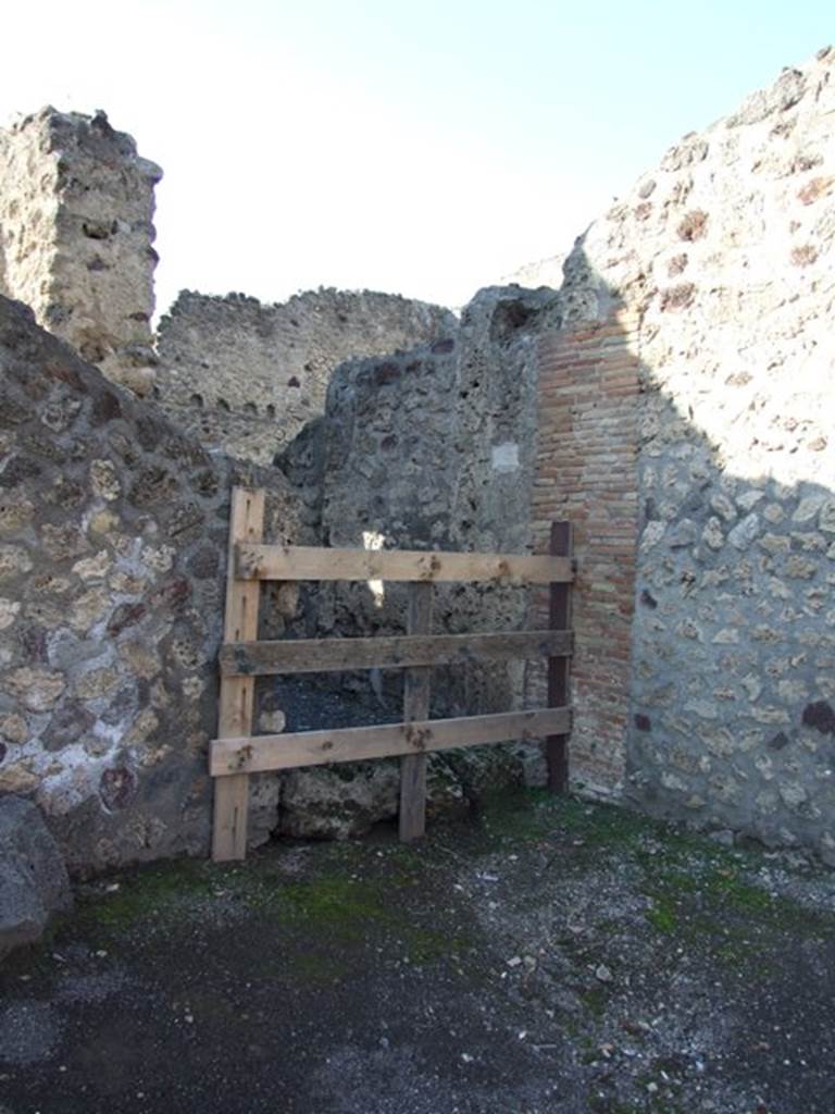 VI.14.18 Pompeii. December 2004. Entrance.