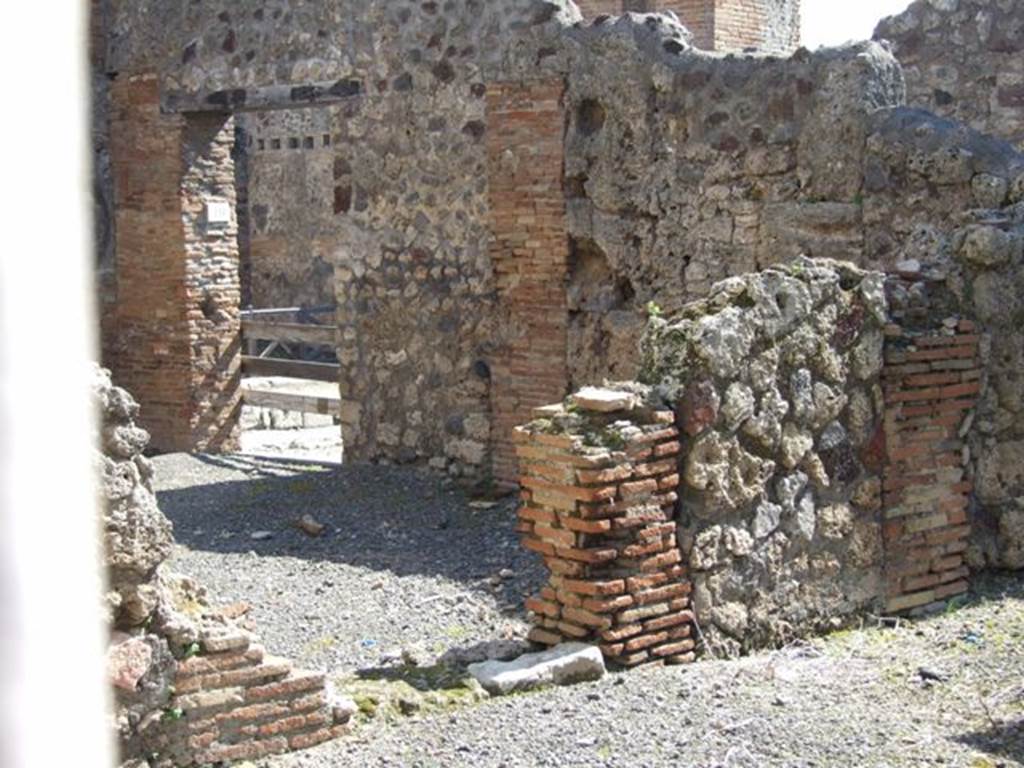 VI.14.19 Pompeii. March 2009. Looking east from atrium of VI.14.20.