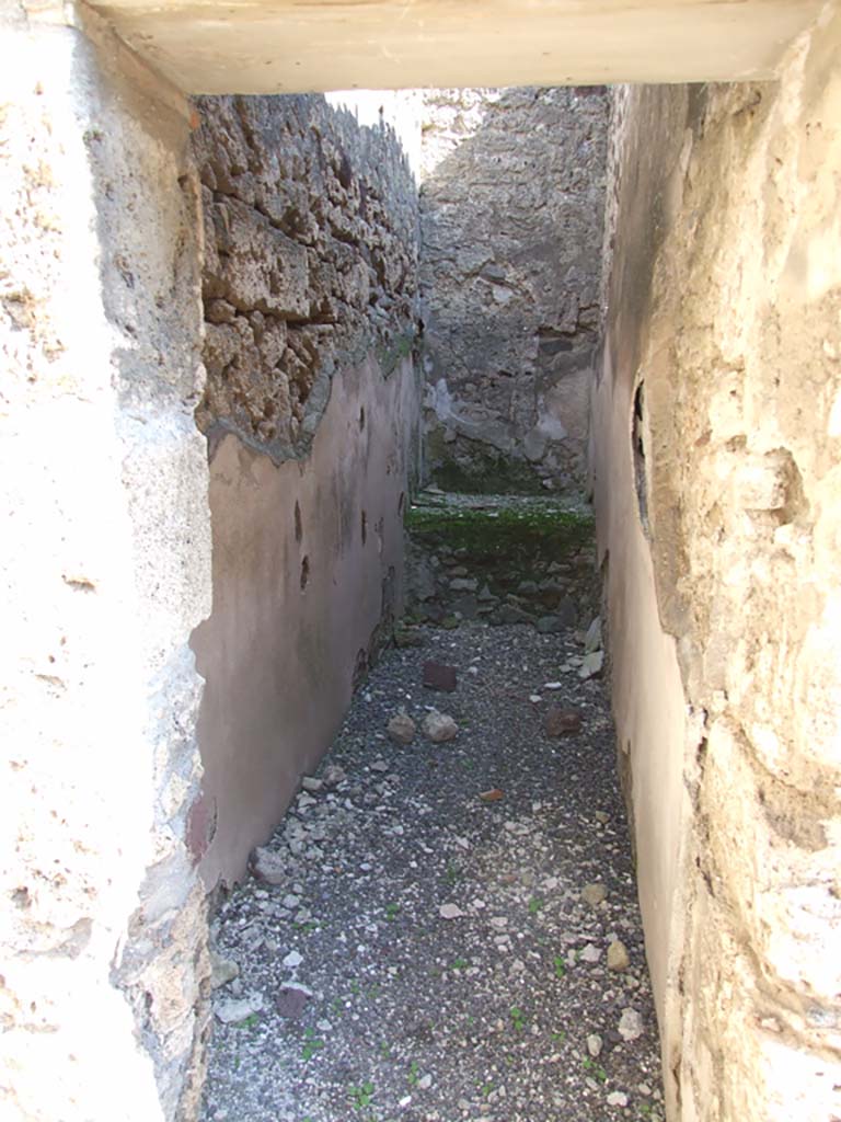 VI.14.20 Pompeii. March 2009. Room 11, small room on north side of room 10.