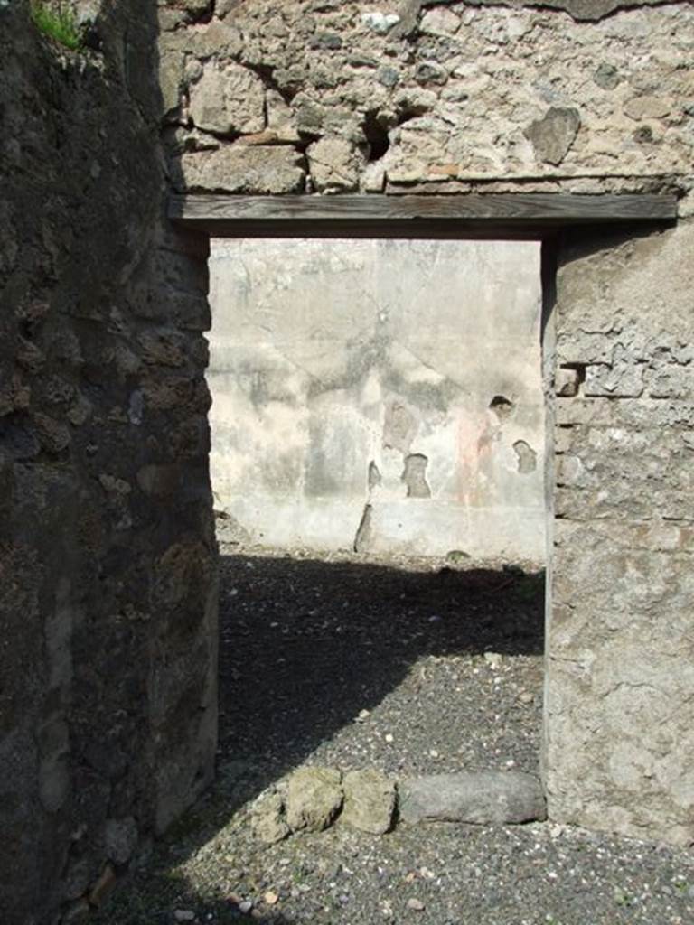 VI.14.20 Pompeii. March 2009. Door to room 17.