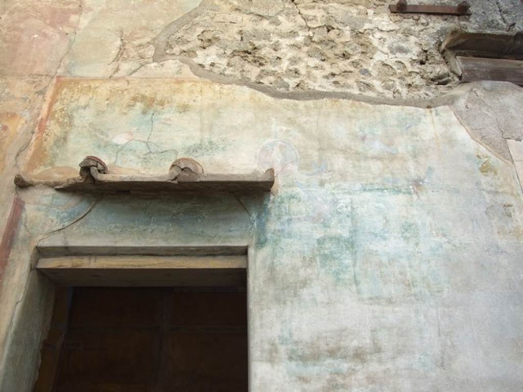 VI.14.20 Pompeii. March 2009. Room 18, remains of garden painting around window on west wall of garden area.