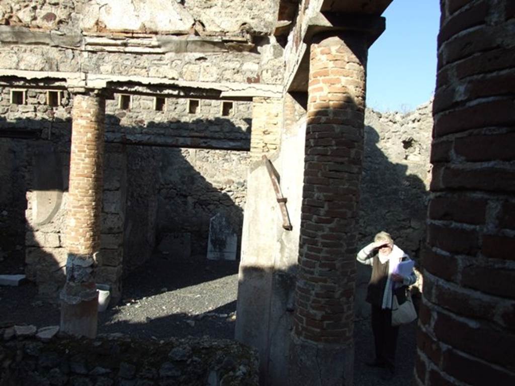 VI.14.22 Fullonica of Balbinus. December 2007. Room 12. Looking north across rear of Tablinum to rooms 13 and 14.