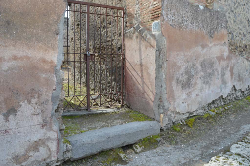 VI.14.22 Pompeii. March 2018. Looking towards entrance doorway.
Foto Taylor Lauritsen, ERC Grant 681269 DÉCOR.