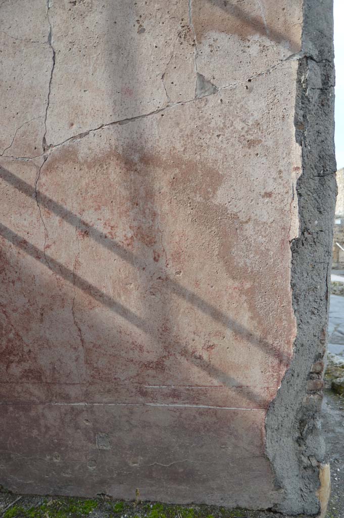 VI.14.22 Pompeii. March 2018. Looking towards detail of plaster on north side of entrance doorway.
Foto Taylor Lauritsen, ERC Grant 681269 DÉCOR.