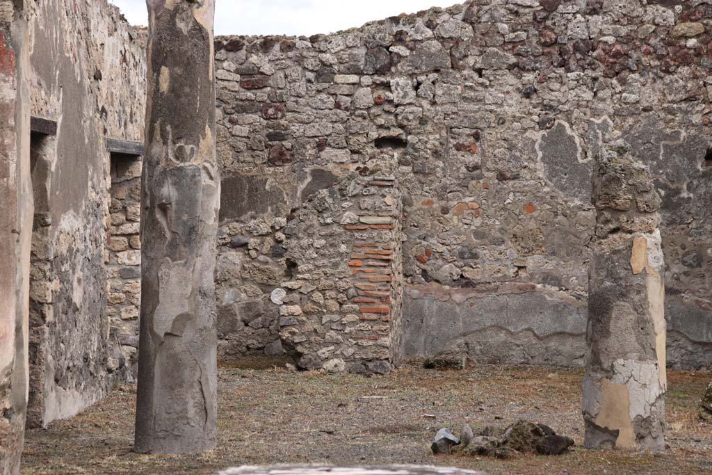 VI.14.40 Pompeii. October 2020. Peristyle on east side of tablinum. Photo courtesy of Klaus Heese.