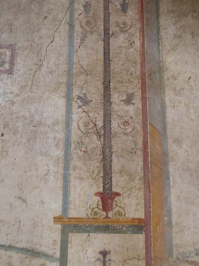 VI.15.1 Pompeii. January 2017. Detail from painted candelabra from west wall.
Foto Annette Haug, ERC Grant 681269 DÉCOR.
