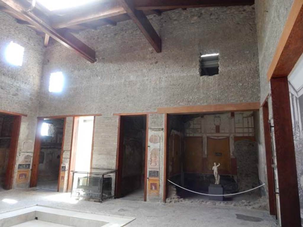VI.15.1 Pompeii. May 2017. Looking towards south side of atrium, with entrance to south ala, on right. Photo courtesy of Buzz Ferebee.