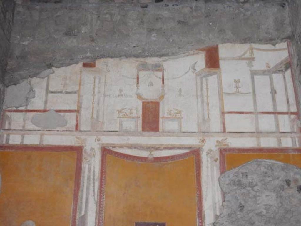 VI.15.1 Pompeii. May 2017. Painted decoration from upper south wall of south ala.
Photo courtesy of Buzz Ferebee.