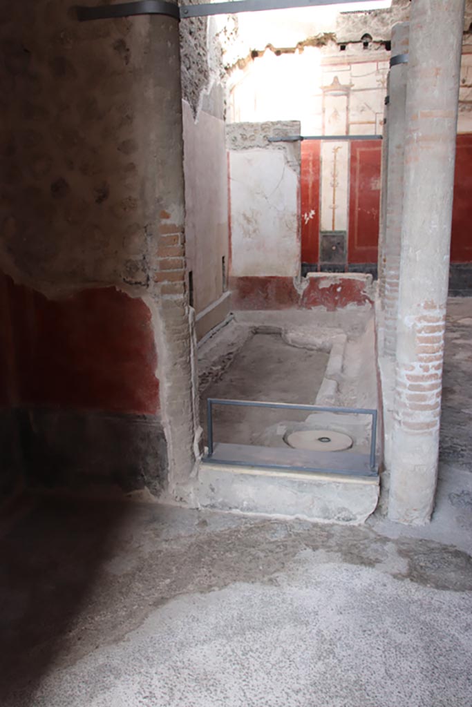 VI.15.1 Pompeii. October 2023.
Looking north across small courtyard “s”. Photo courtesy of Klaus Heese.