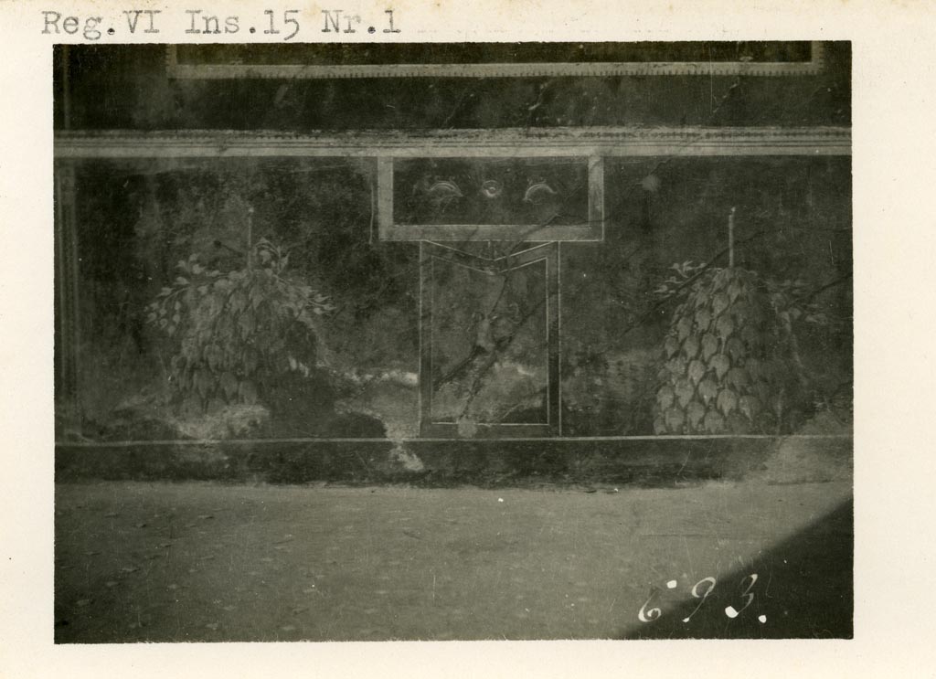 VI.15.1 Pompeii. Pre-1937-39. Zoccolo on west wall at north end of peristyle.
Photo courtesy of American Academy in Rome, Photographic Archive. Warsher collection no. 693.